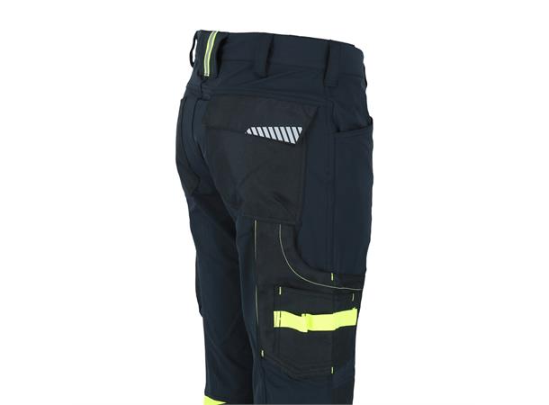 Bismuth Stretchpant ZP W. Pocket  BLK 58 Black Beauty 